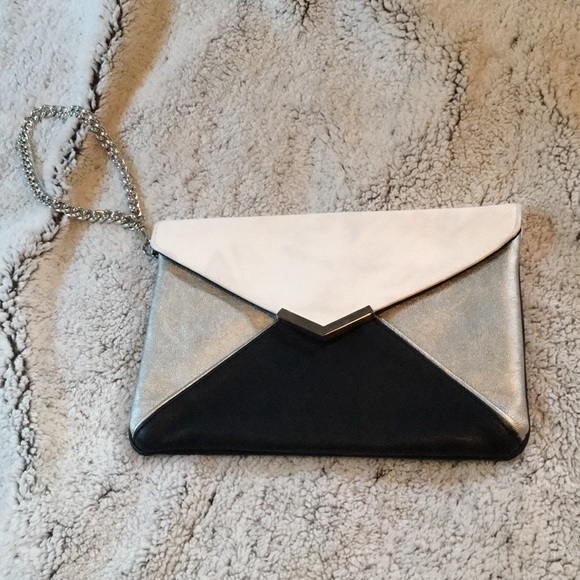 ✨2/$15 {Express} clutch/wristlet - Picture 2 of 7